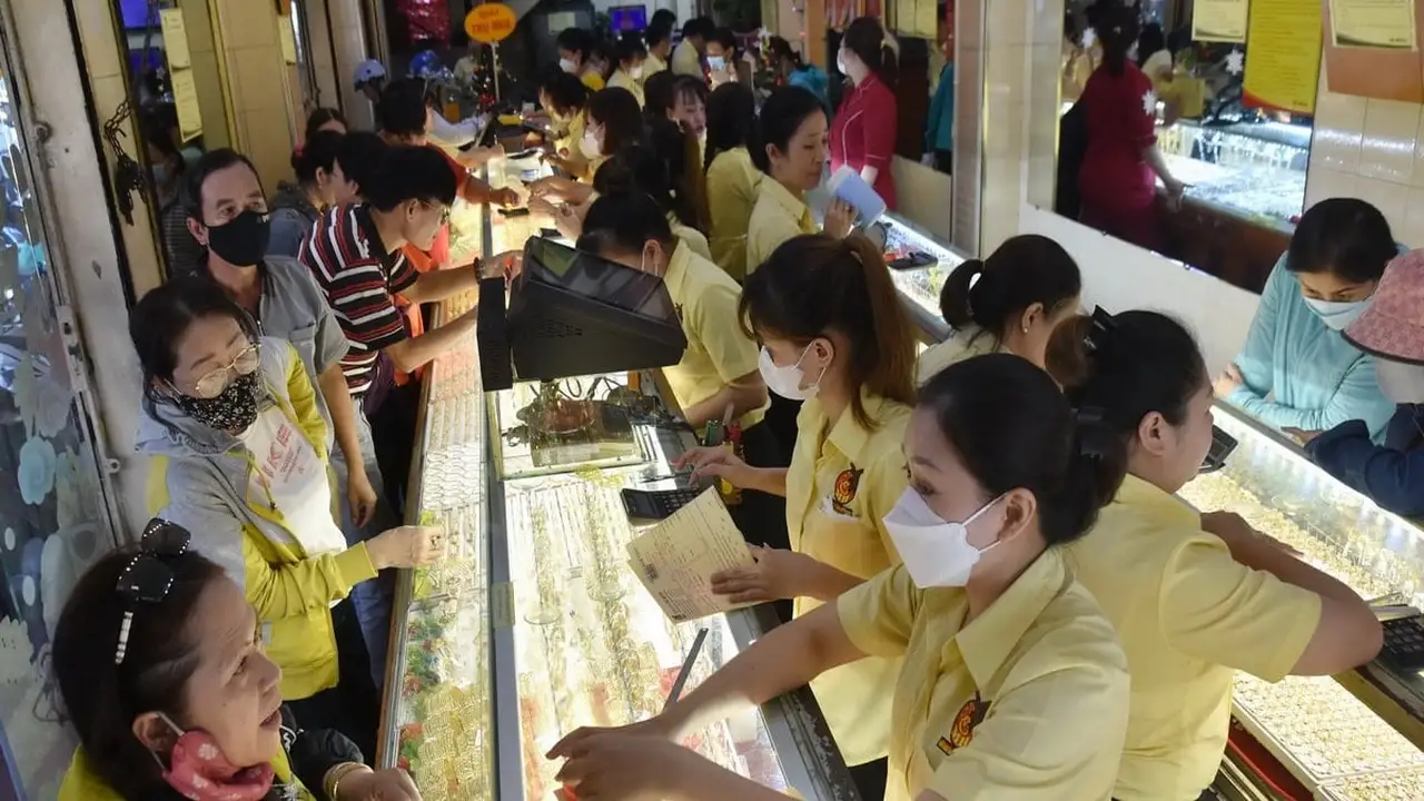 تحديثات أسعار الذهب لدى شركات SJC وBTMC وPNJ وMi Hong والأسواق العالمية